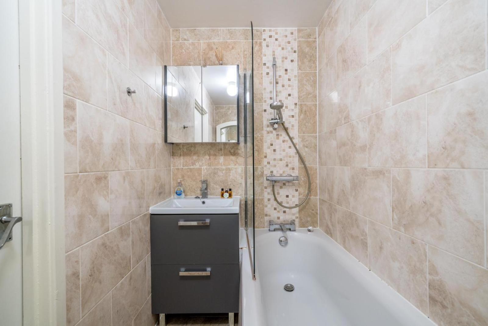 Cozy Apartment In Greater London - 1Br,1 Bath Bagian luar foto