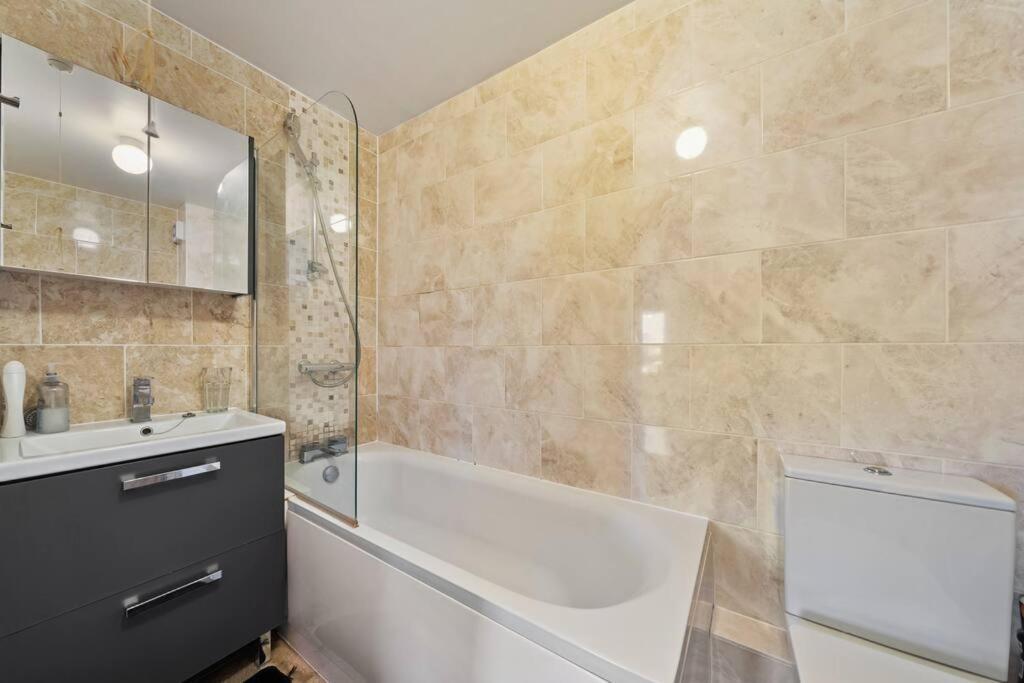 Cozy Apartment In Greater London - 1Br,1 Bath Bagian luar foto